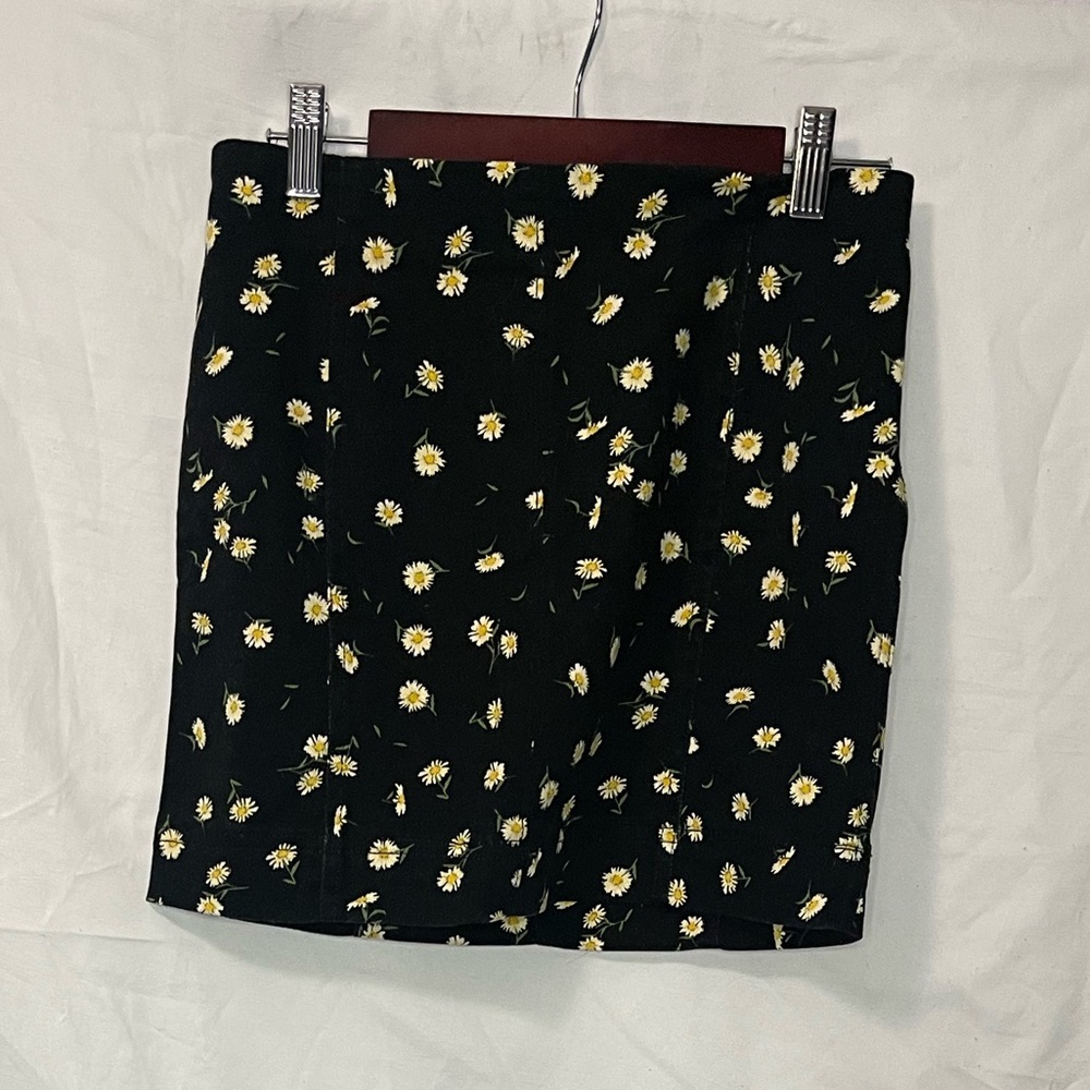 Jolt- Daisy  Corduroy skirt -size 3